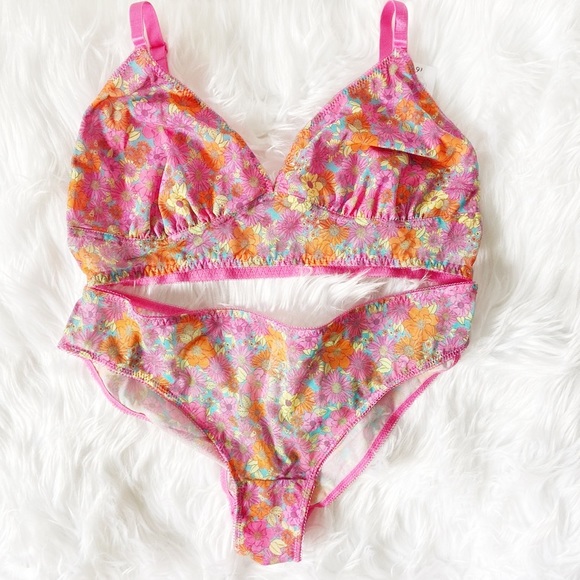 $5 $5 $5 NEW Lingerie 2 Piece Set Print Floral Bralette & Panties Sz 12 - Picture 1 of 4